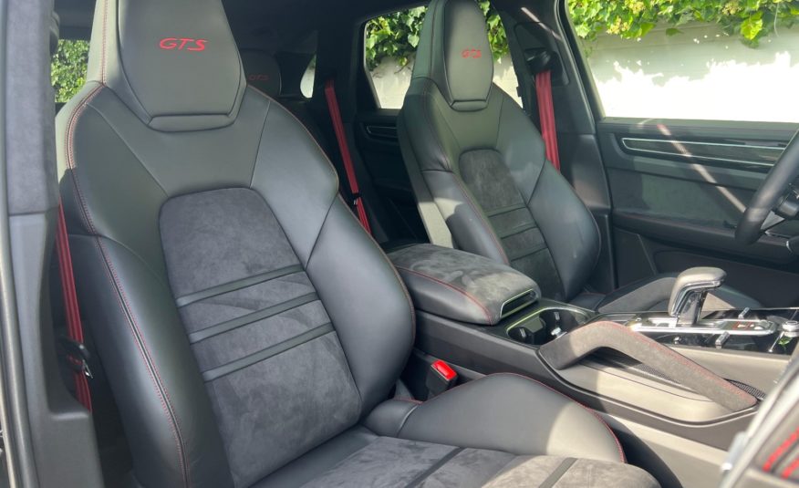 2023 PORSCHE CAYENNE GTS 4.0L 460CV V8 Turbo BV8